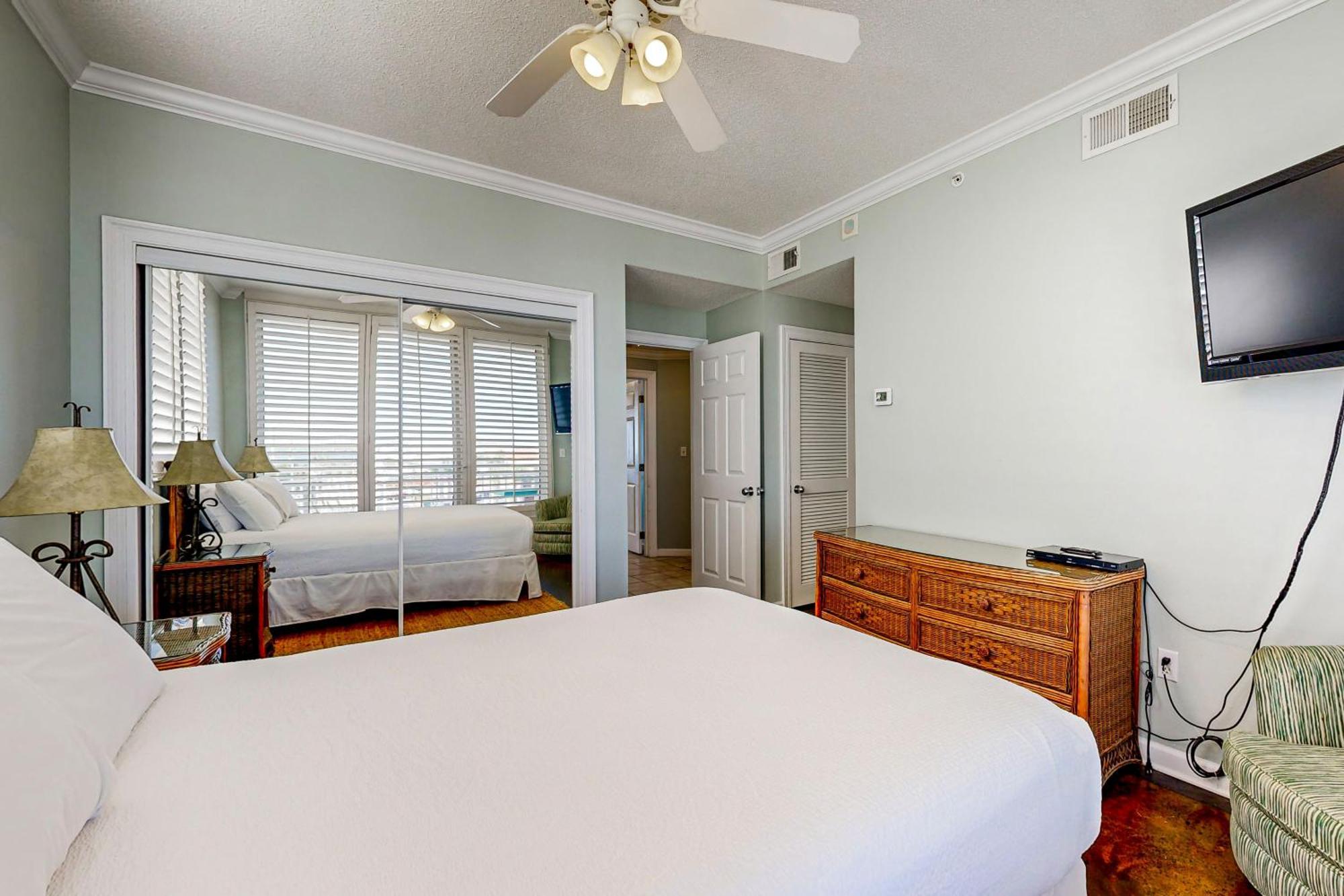Pearl Condos Navarre Room photo